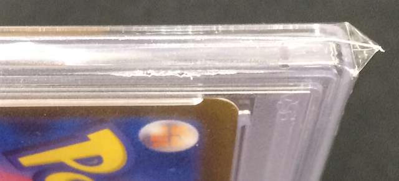 ケース割れてます