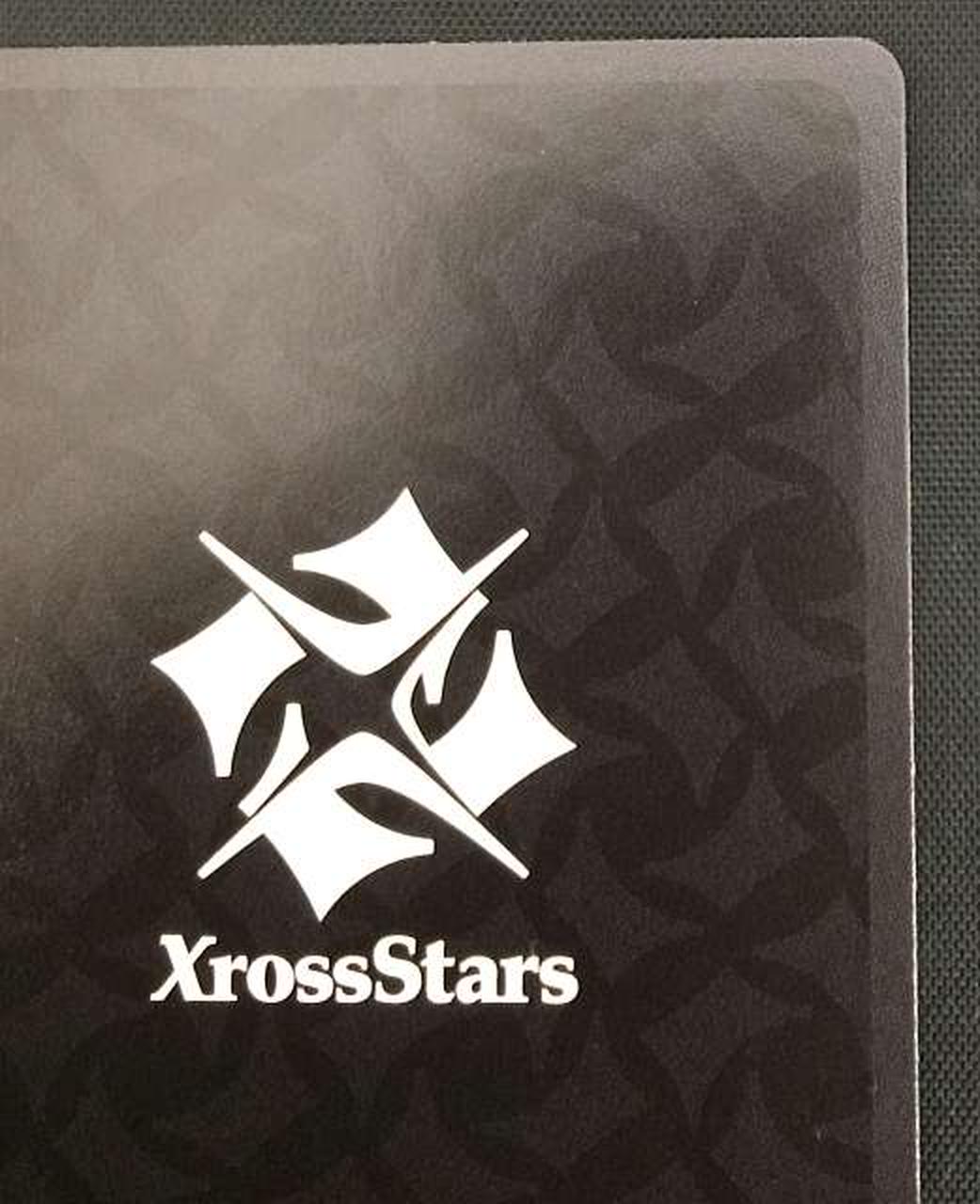 フチの裁断が荒く白欠けになっています