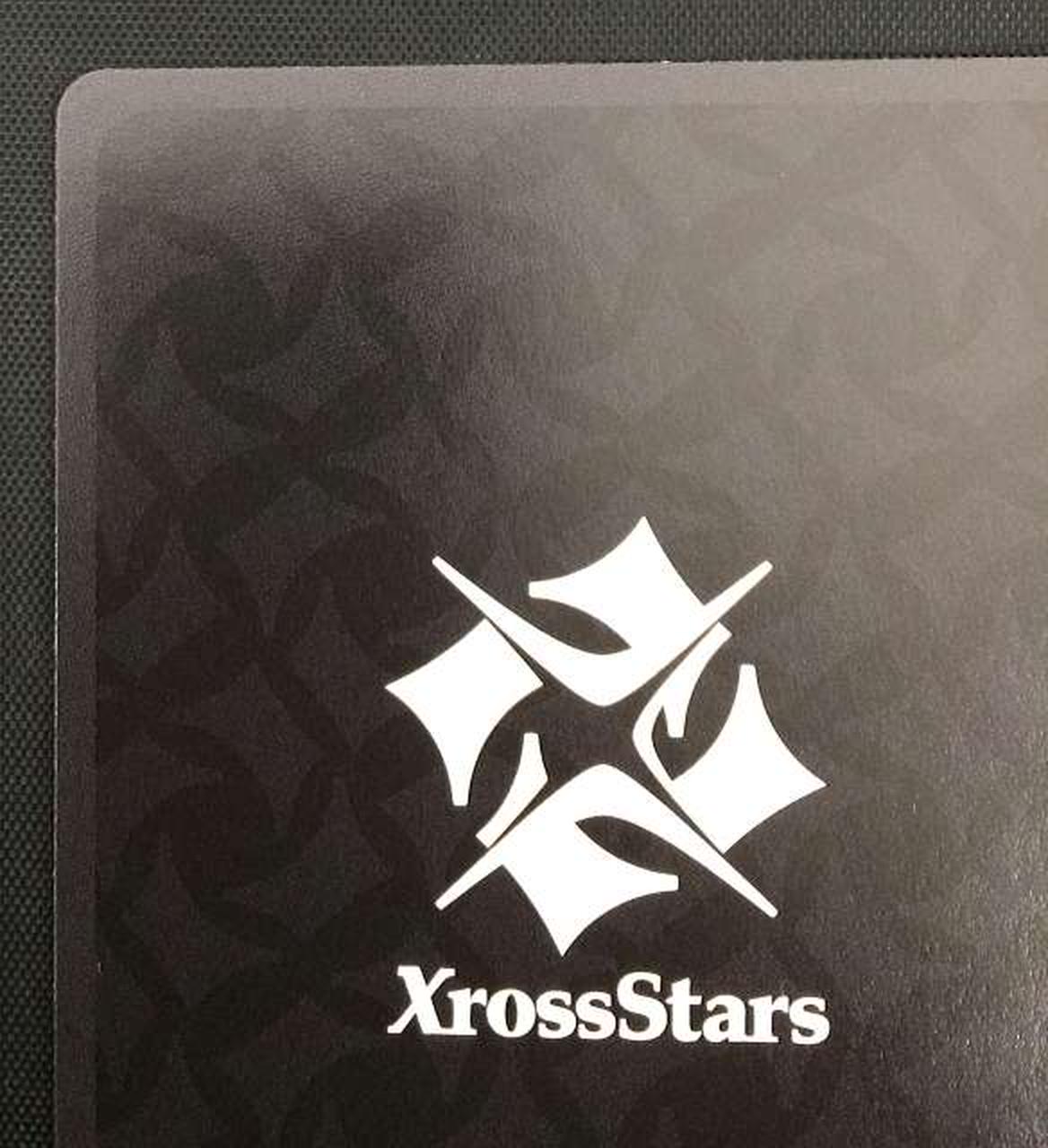 フチの裁断が荒く白欠けになっています