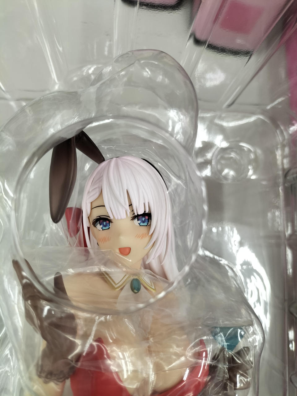 ウサ耳パーツ外れ。