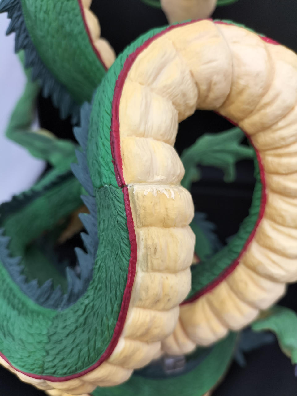 成形時のキズ含む、細かなキズ有り。