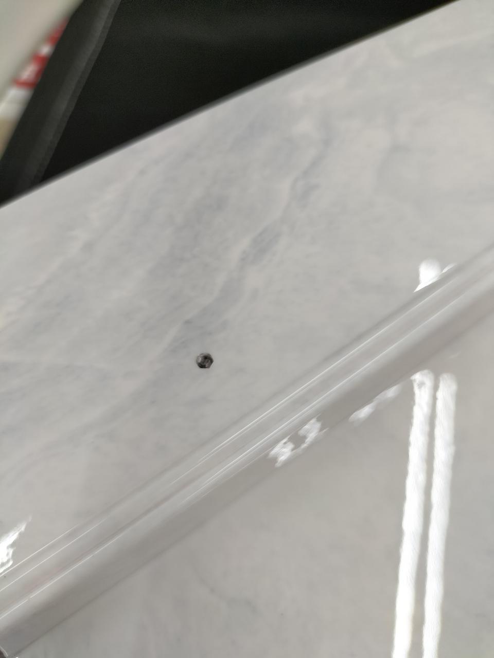 台座固定ピン折れ、残っています。