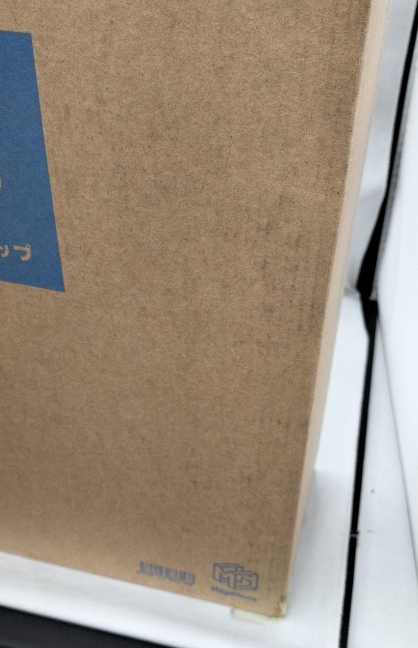 輸送箱に汚れ有り