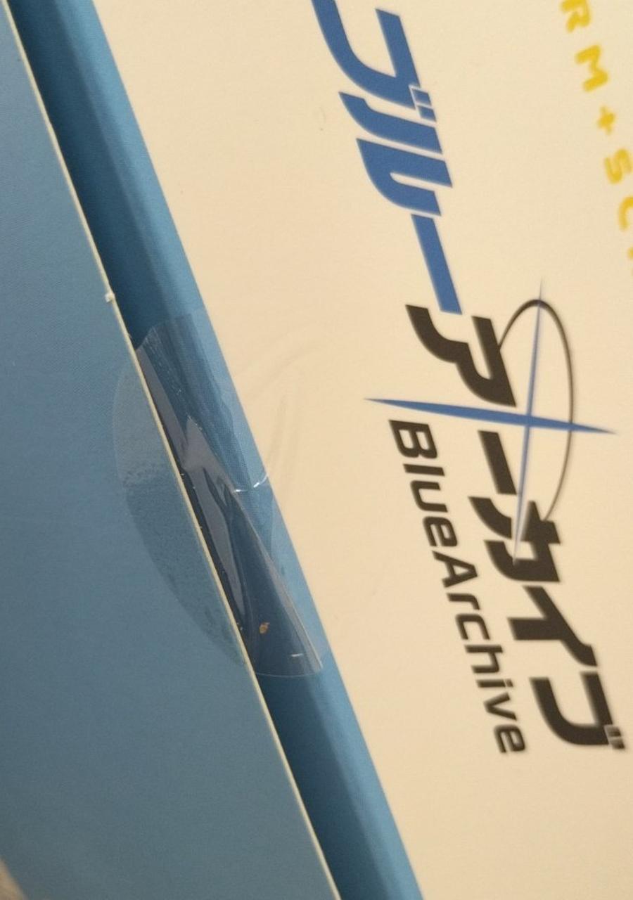 テープ浮いてます