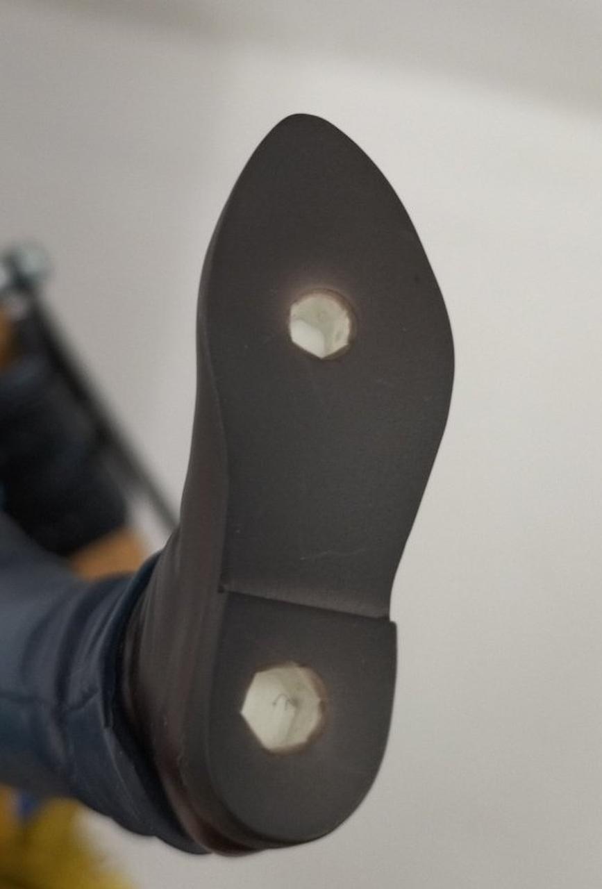 足裏に微細傷有り