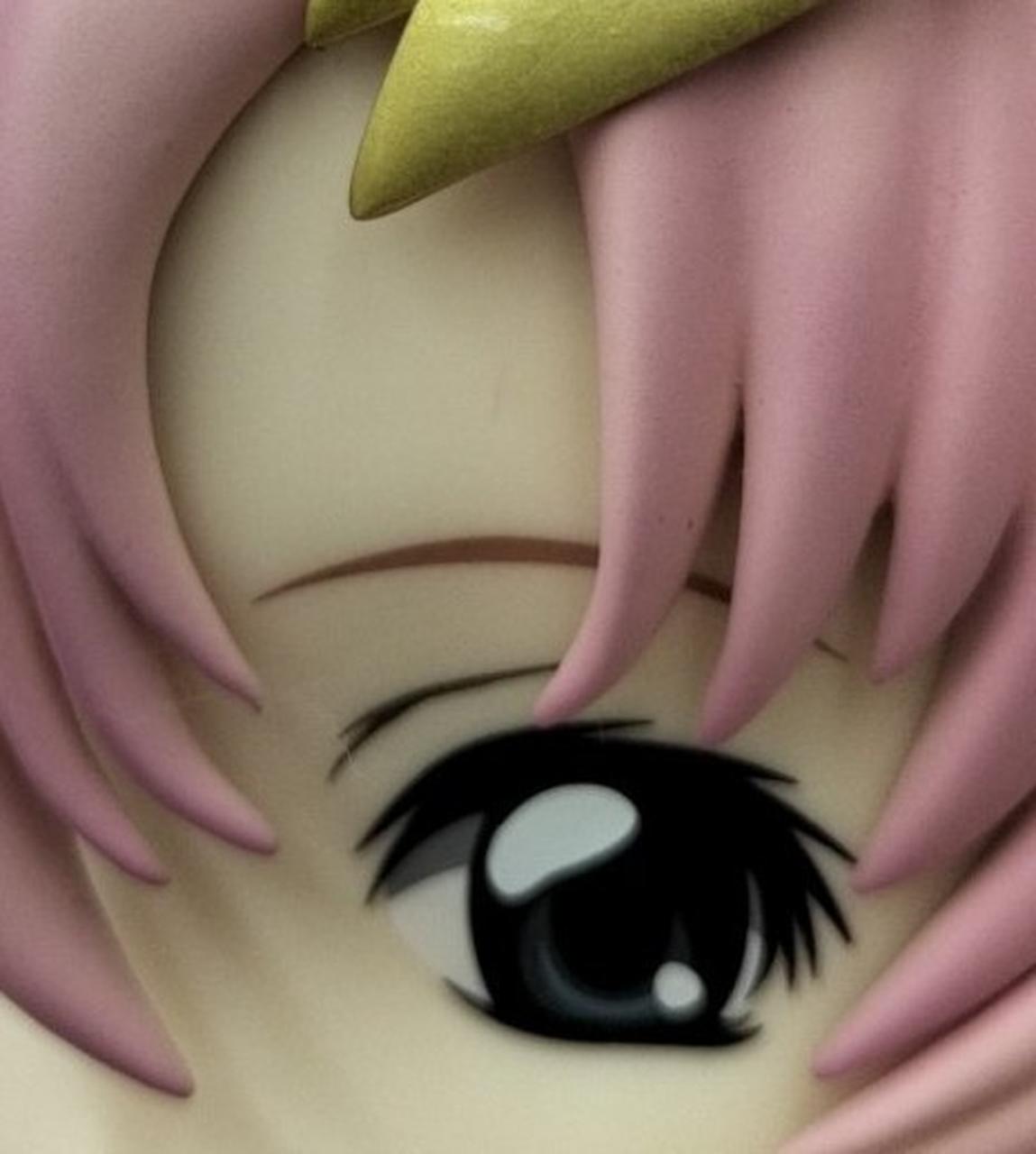 小さな赤い傷有り