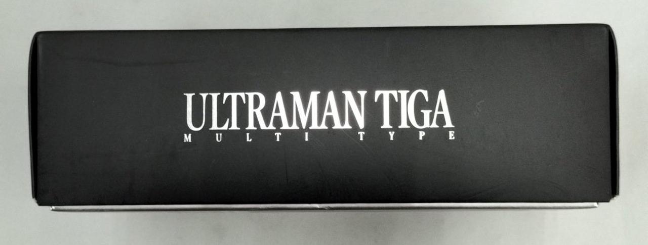 箱に薄い傷多数有り