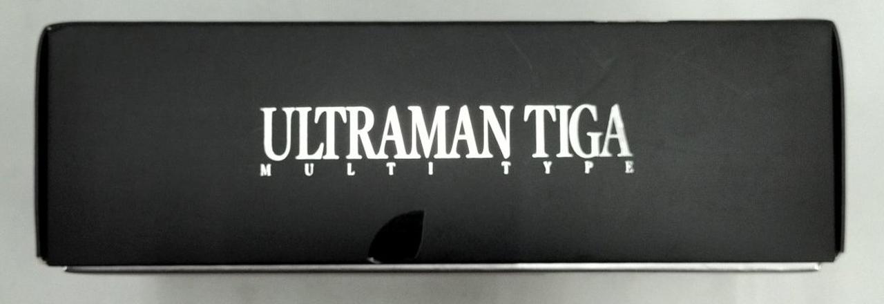 箱に薄い傷多数有り