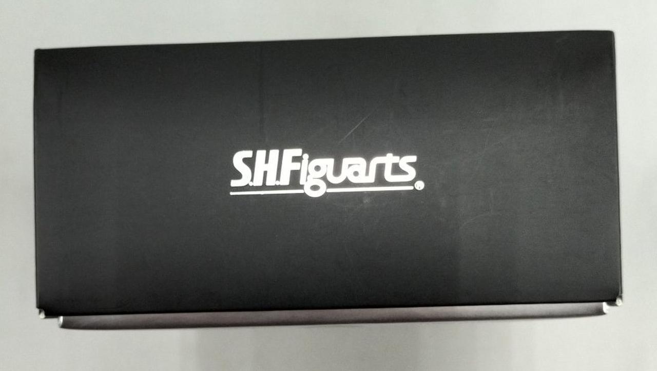 箱に薄い傷多数有り