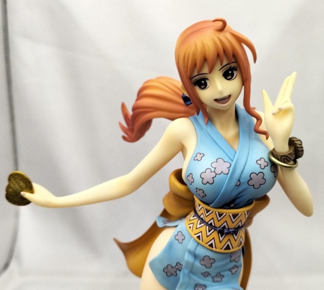 顔＆上半身＆右足の肌色部分変色してます