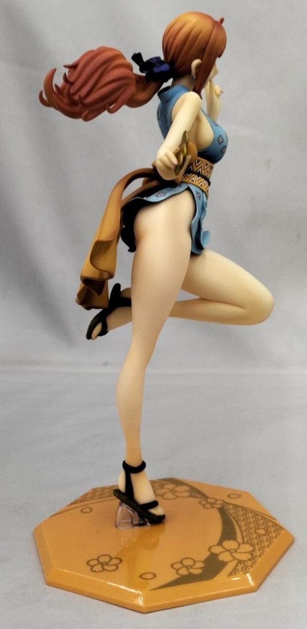 顔＆上半身＆右足の肌色部分変色してます