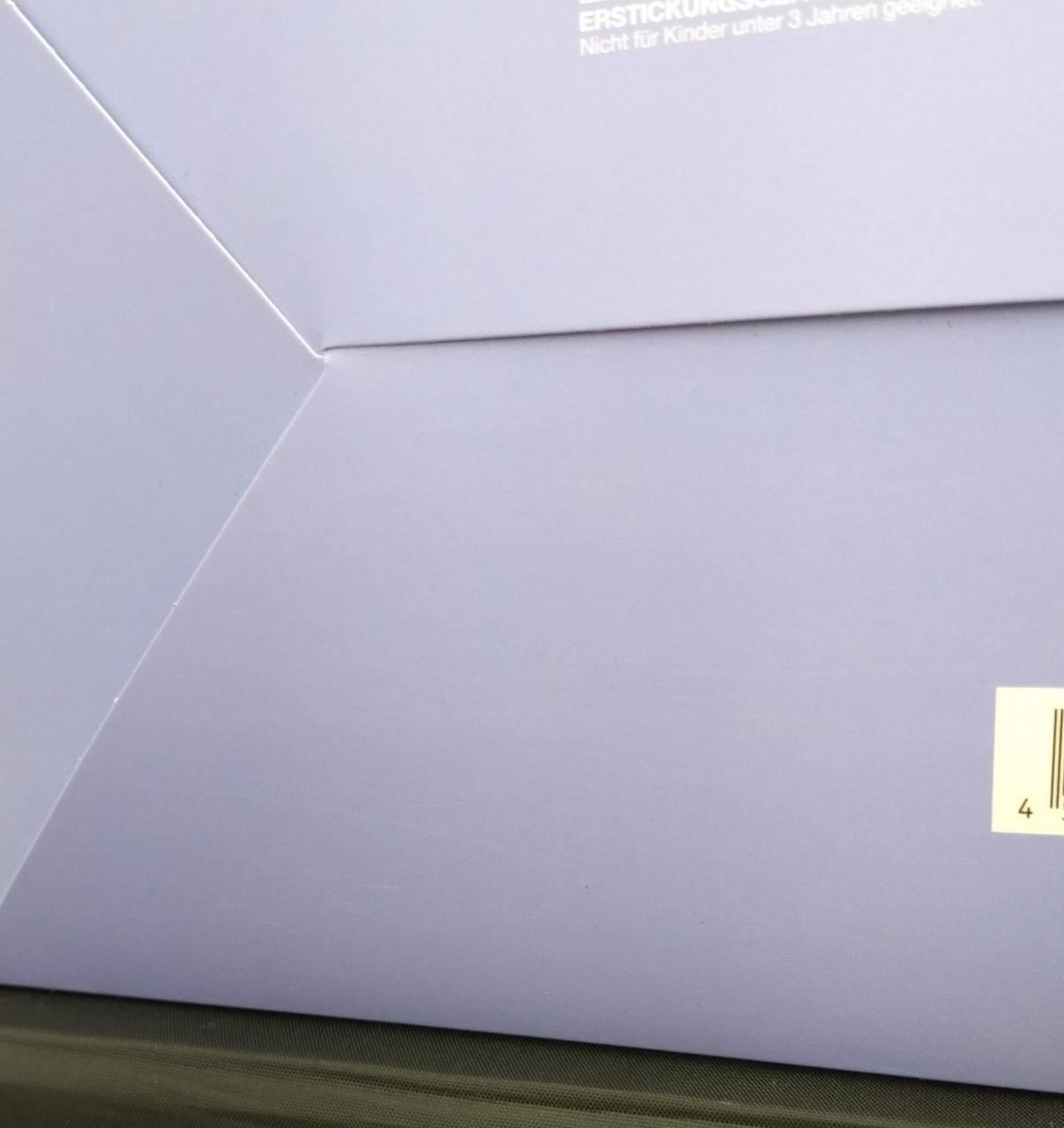 箱に擦れ傷有り