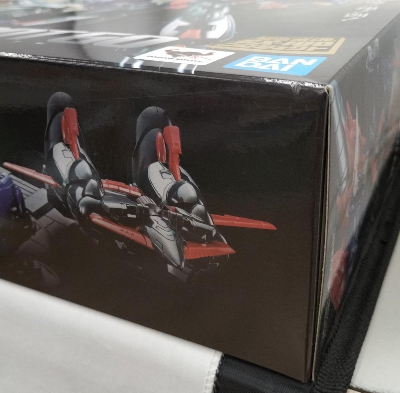 箱ダメージ、擦れ傷有り