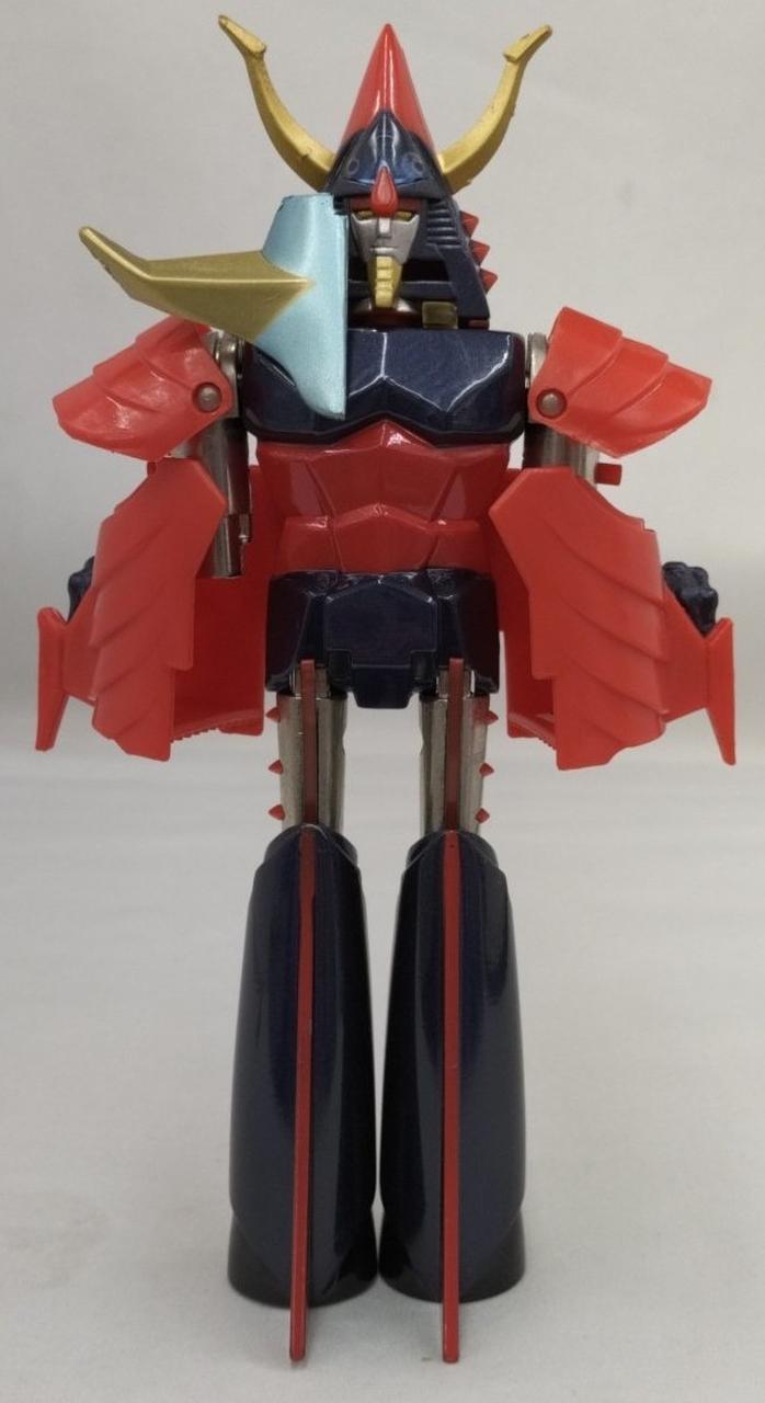 顔カバー右破損してます