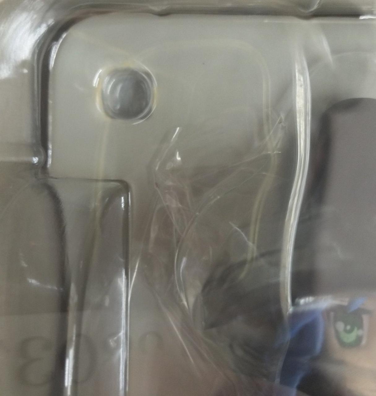 中のブリスター黄ばんでます