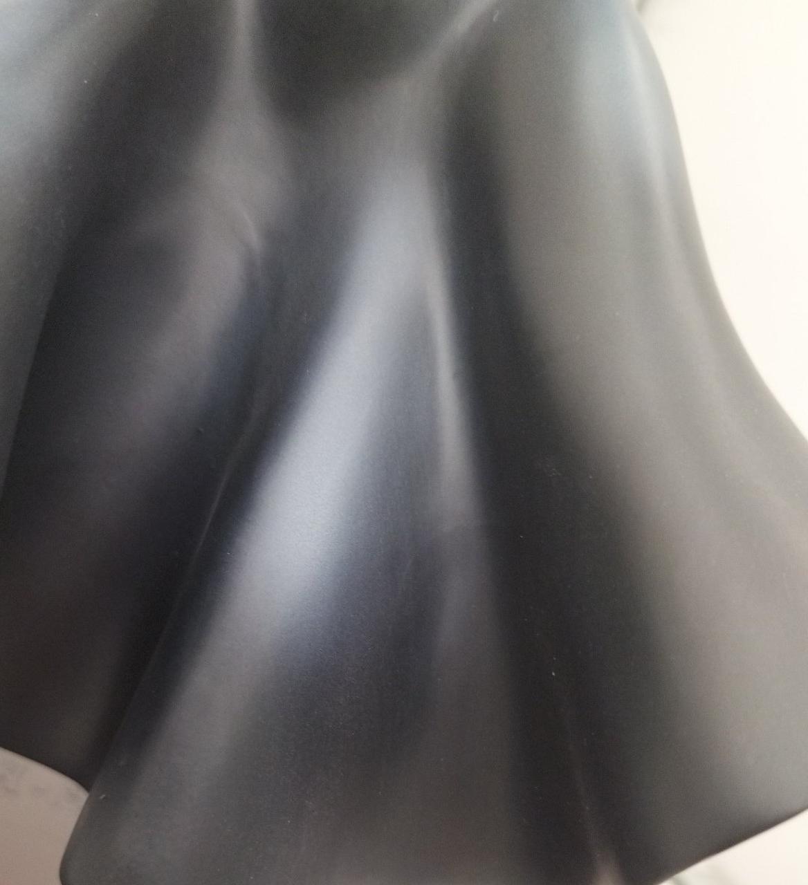 マント他の箇所にも写真の様な傷有り