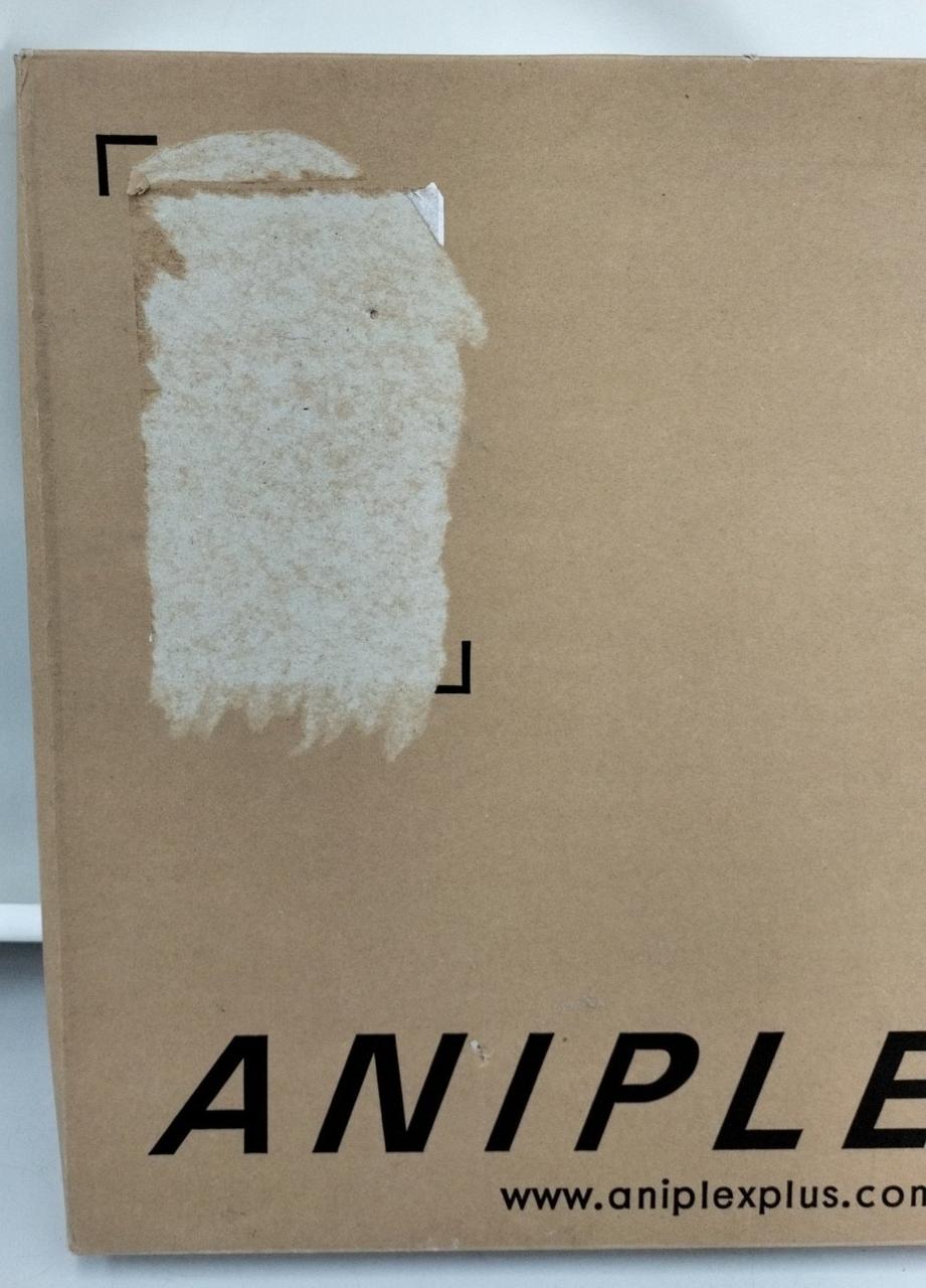 輸送箱全体ダメージ、シール跡有り