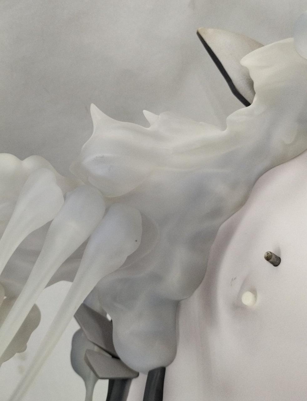 台座に傷有、黒い汚れ有(他の箇所にも有)