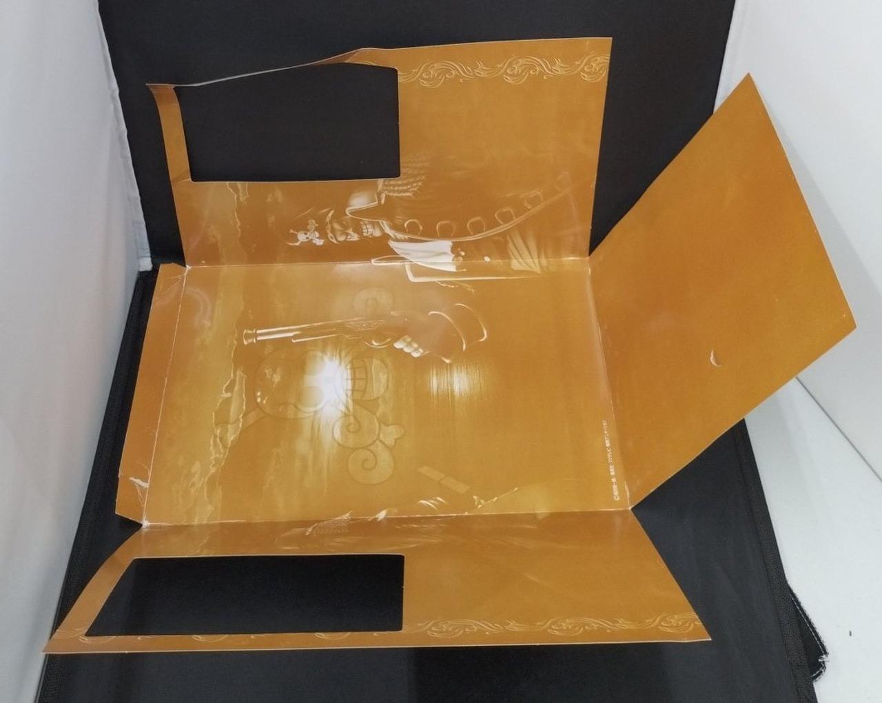 中の台紙ダメージ大きいです