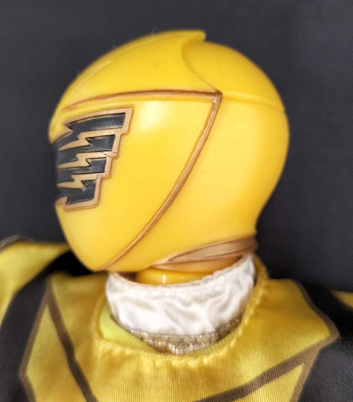 商品全体に傷・汚れ、ほつれ有り。