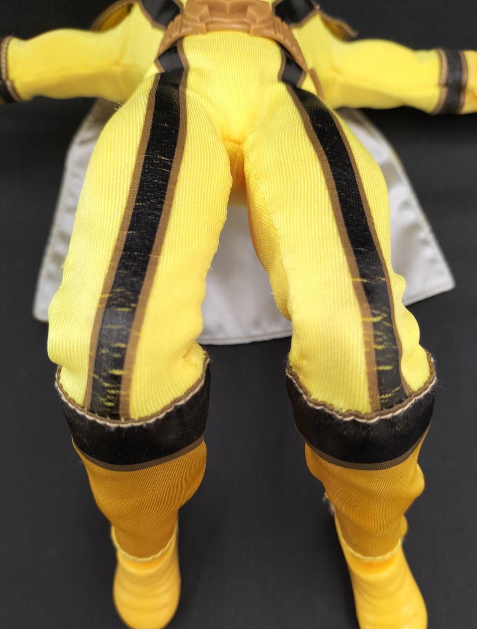 ひび割れ有り。