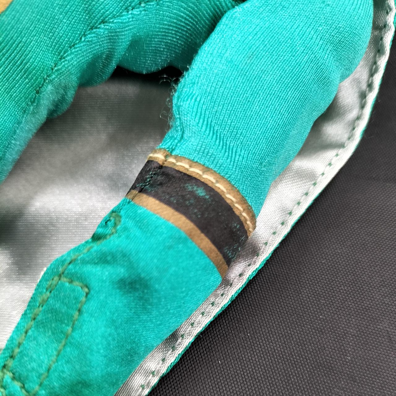 商品全体に傷・汚れ・ほつれ有り。