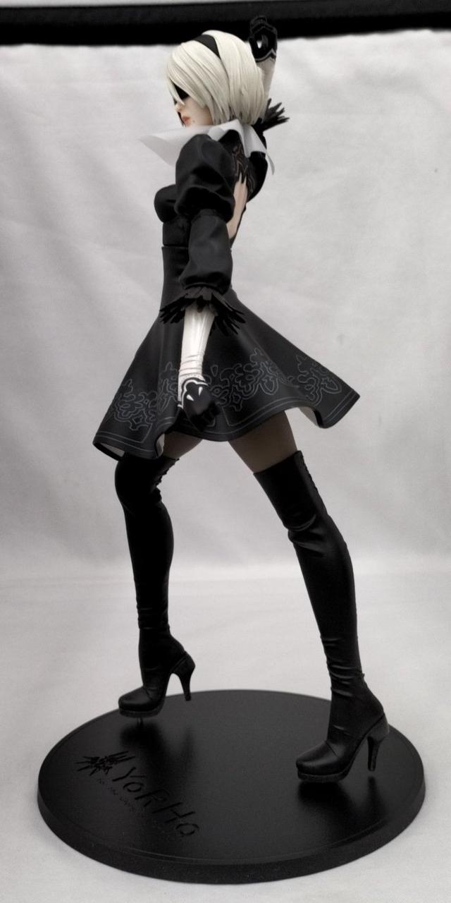 洋服部分は傷＆薄傷有り