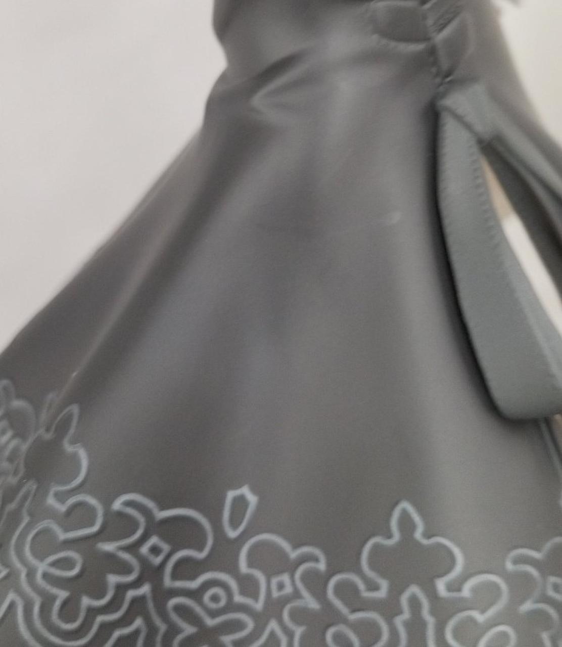 洋服全体、写真の様な薄傷、小さな傷有り