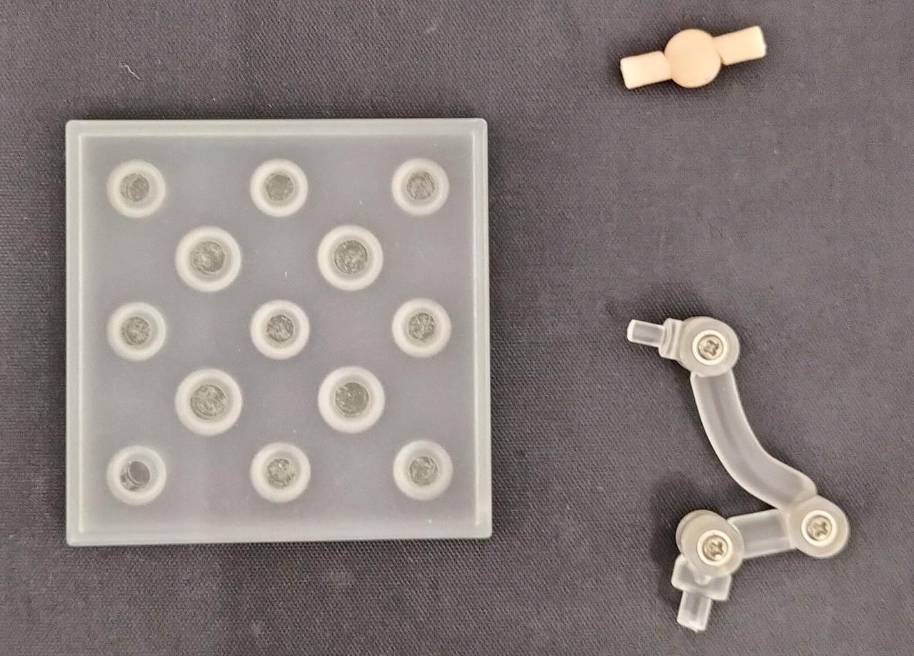 経年による変色有り