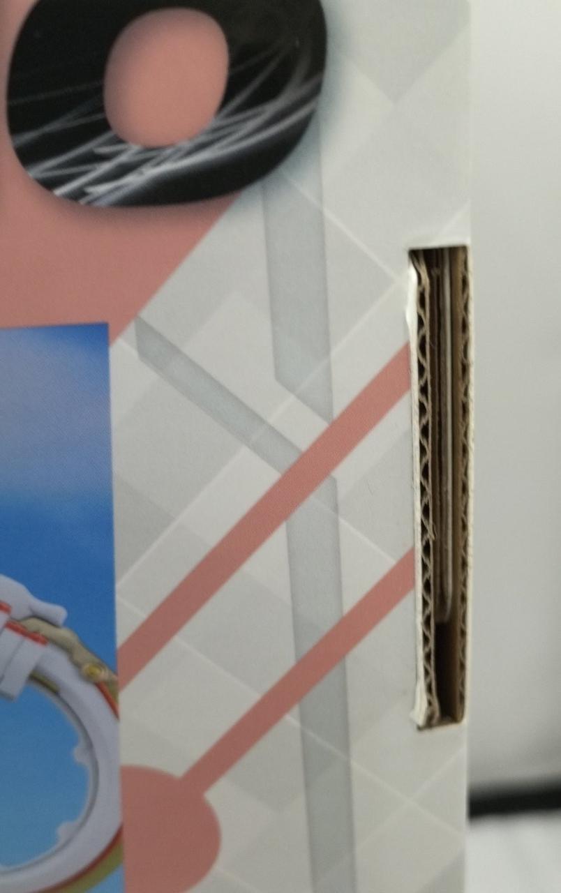 箱ダメージ有ります。