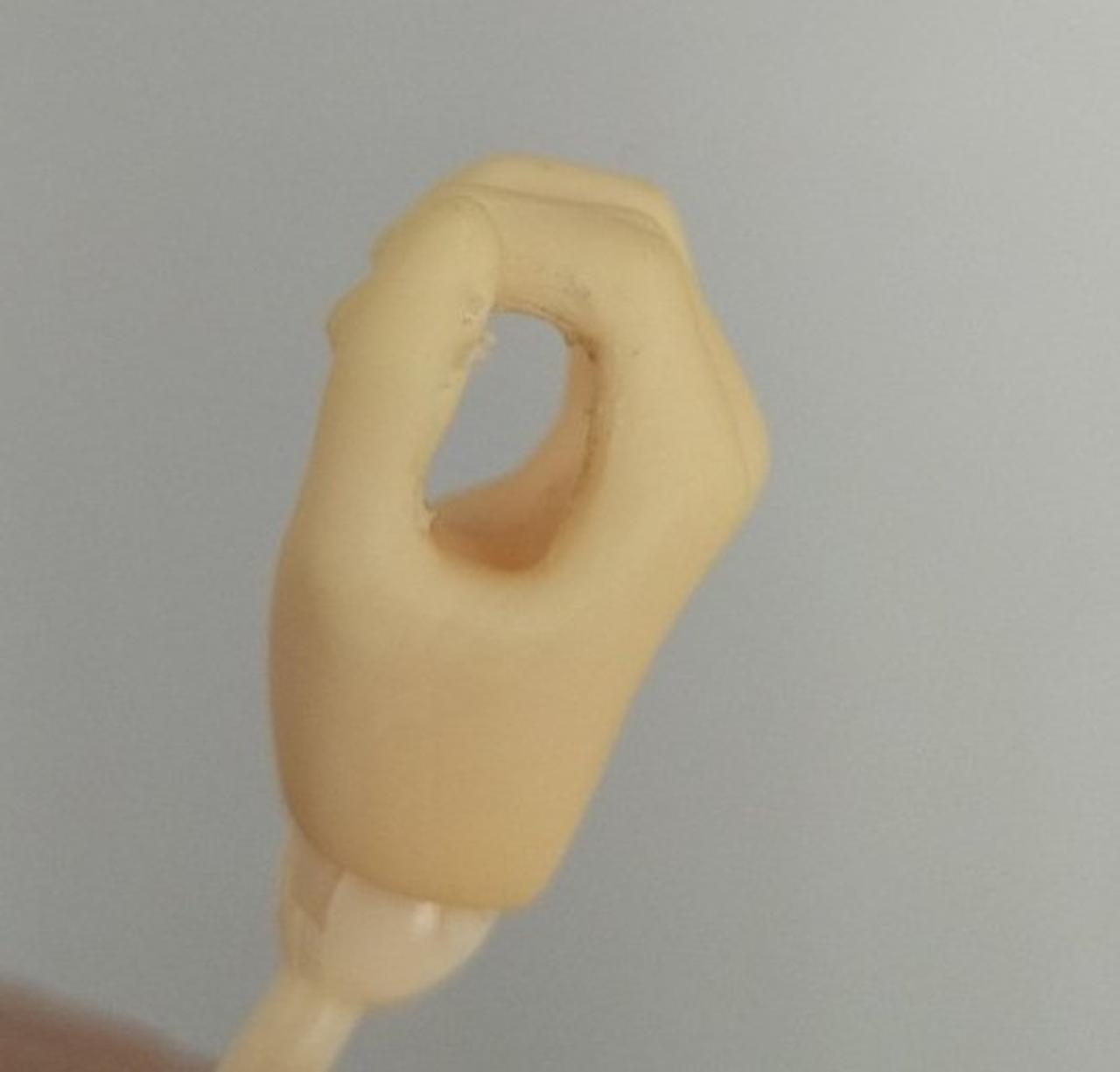 手に汚れ、ダメージ有。他の手のパーツも有