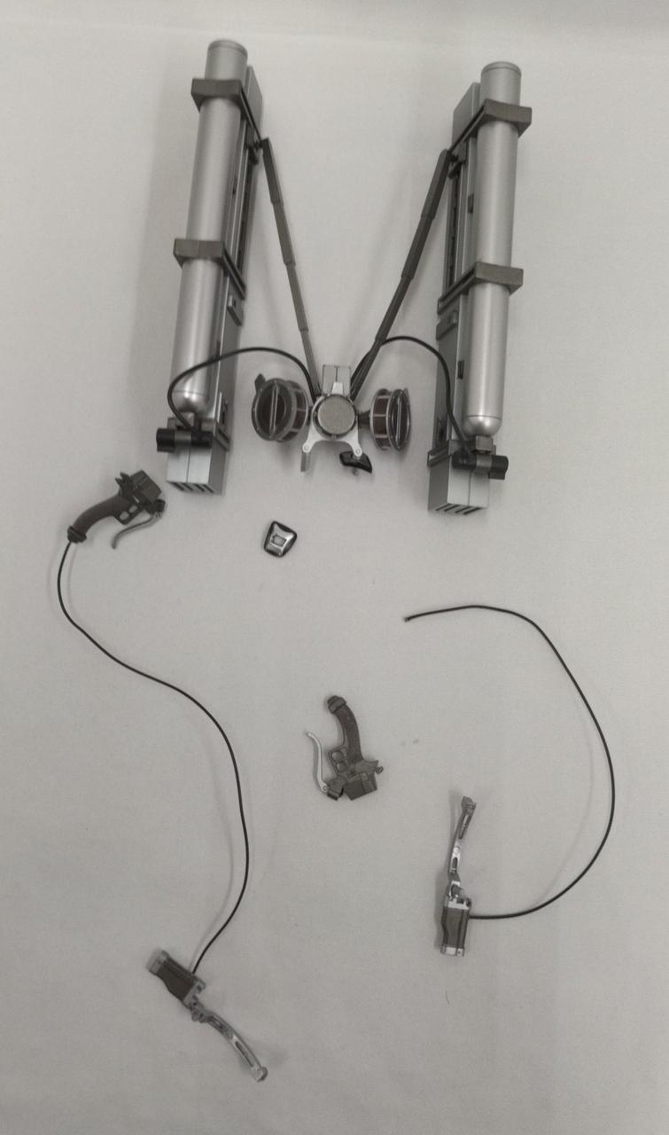 立体起動装置破損、パーツ外れ有り