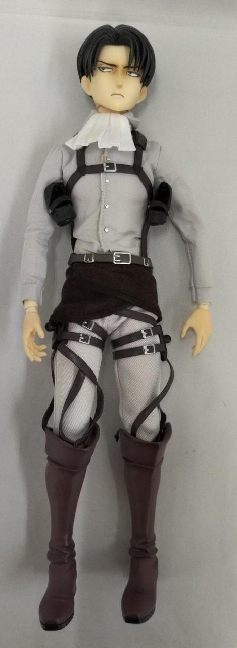 靴に薄い傷有り