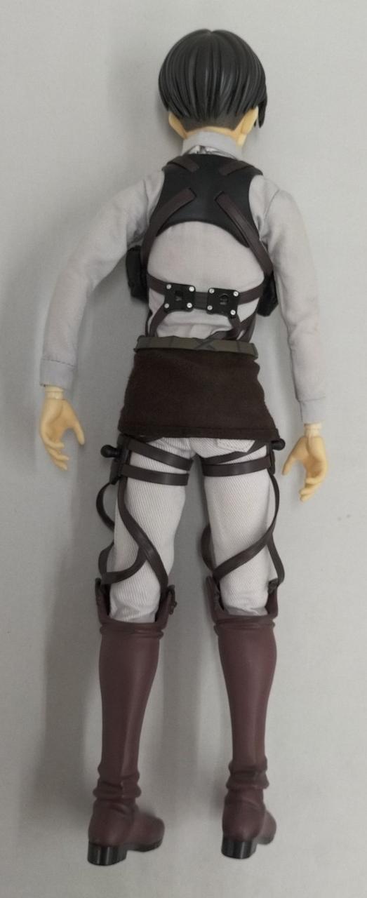 靴に薄い傷有り