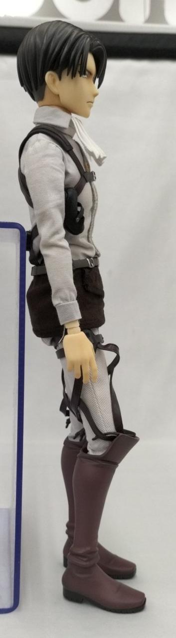 靴に薄い傷有り