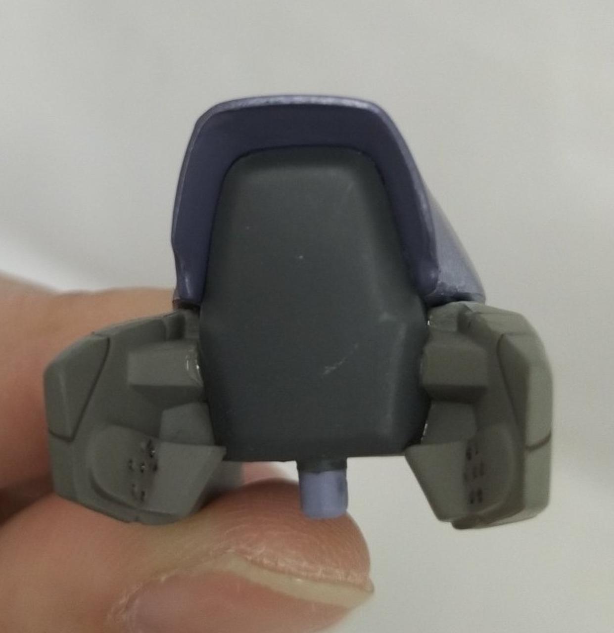 仕様か不明ですが、接着跡目立ちます。傷有