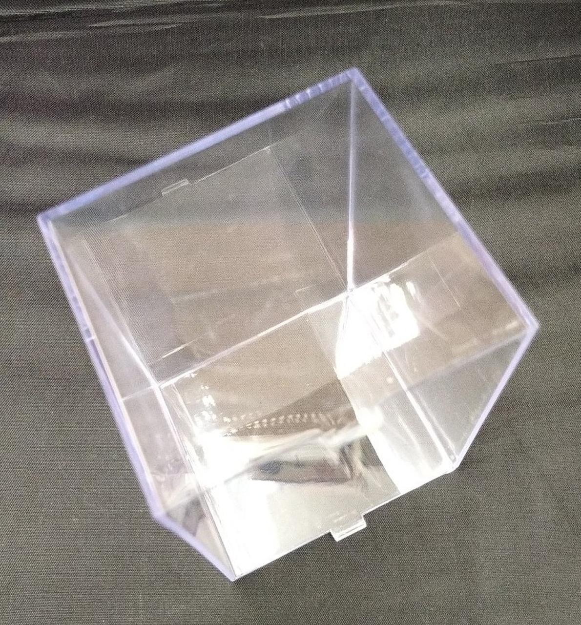 透明ケースに傷有り