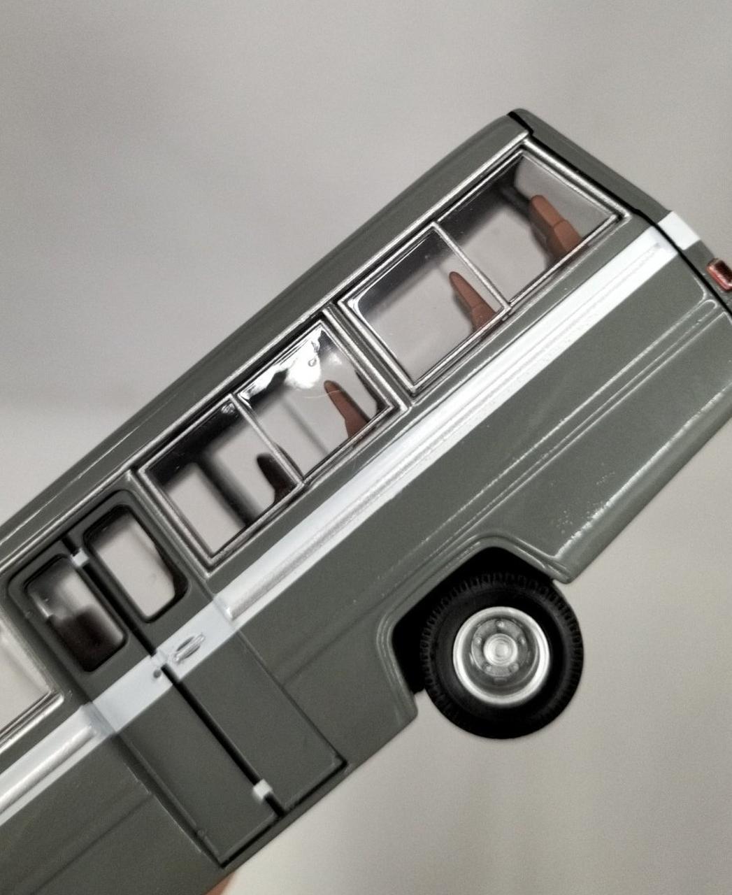 ガラス部分に傷、細かな混入物、汚れ有り