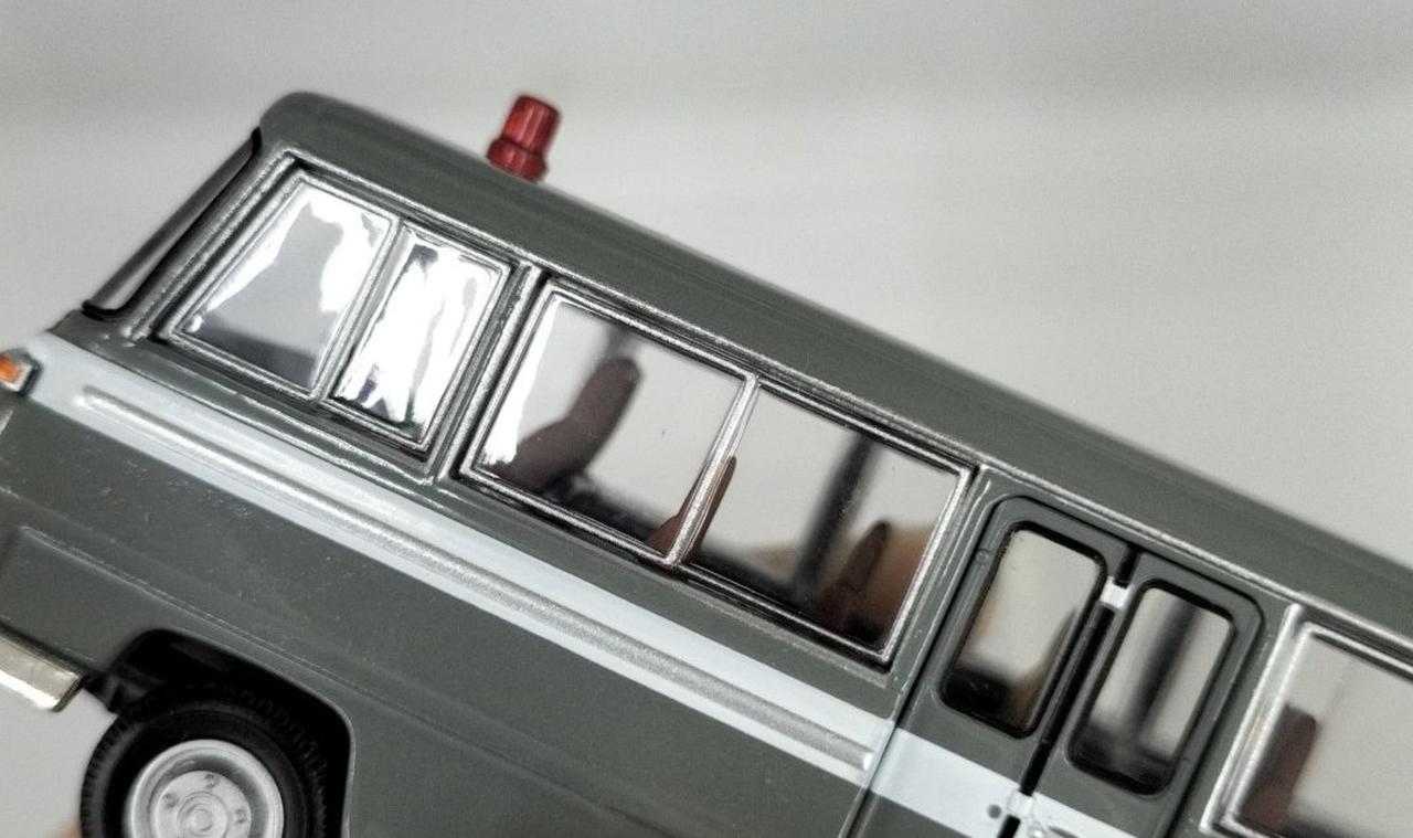 ガラス部分に傷、細かな混入物、汚れ有り