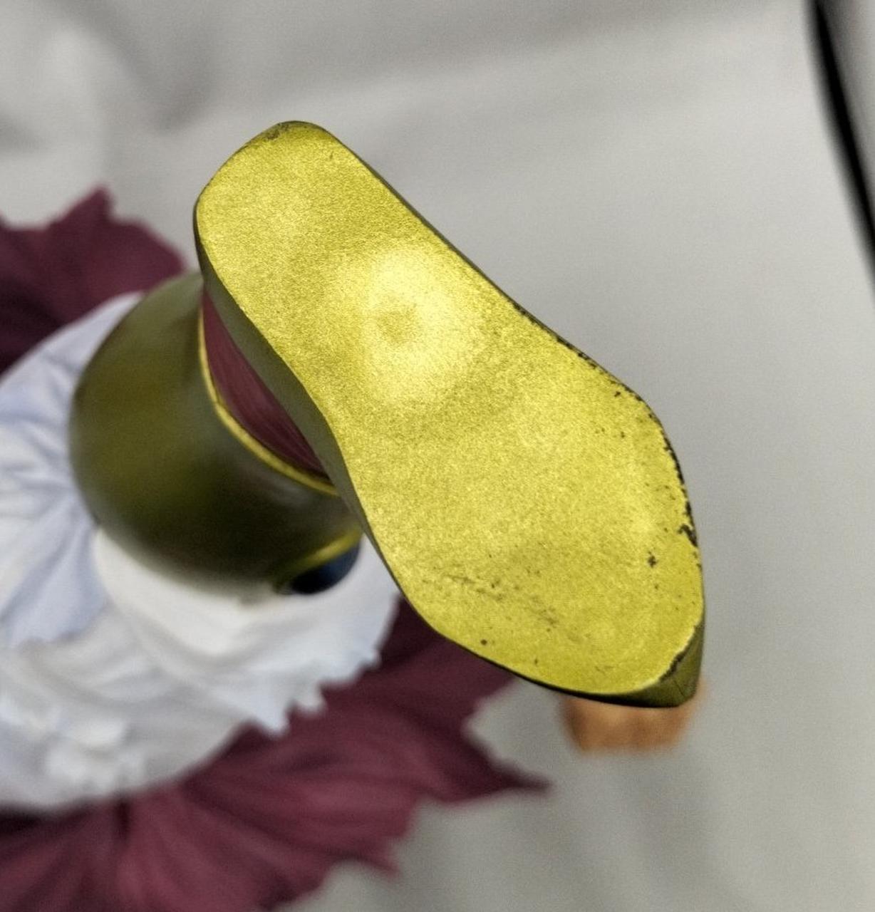 フィギュアに傷、塗装剥げ有り