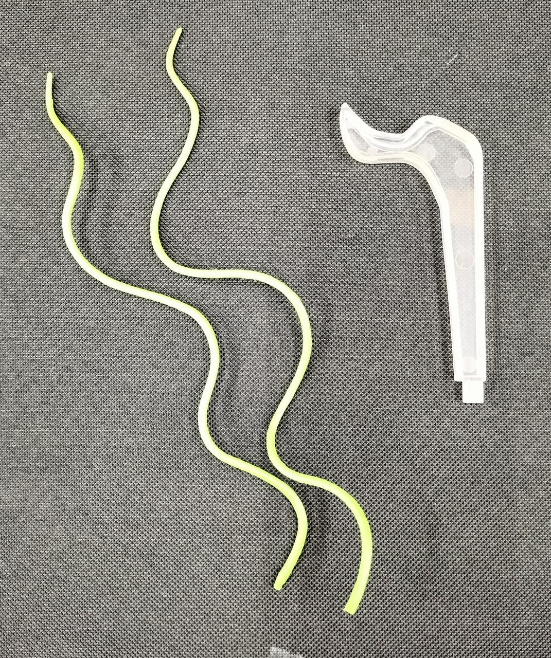 付属品ヒゲ2本・支柱