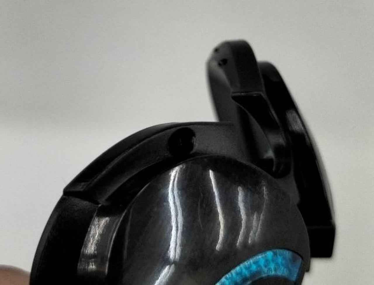 目パーツ2つ、写真の様な薄い傷有り