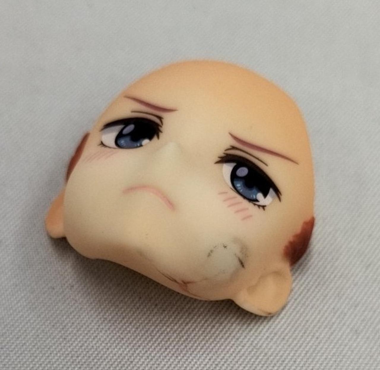 特典のぷっくり顔パーツに汚れ有り