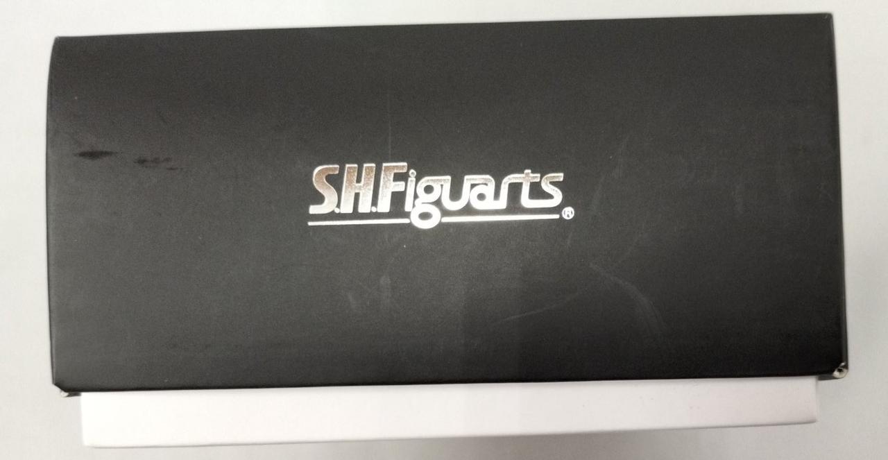 箱に擦れ傷、ダメージ有り