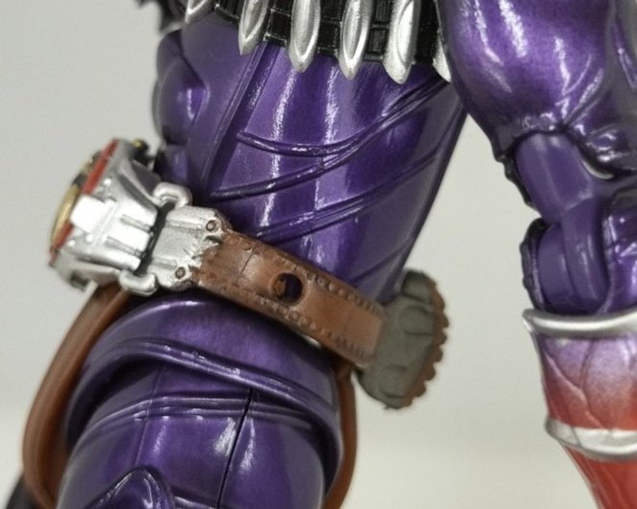 ベルト左右の取付パーツ欠品してます