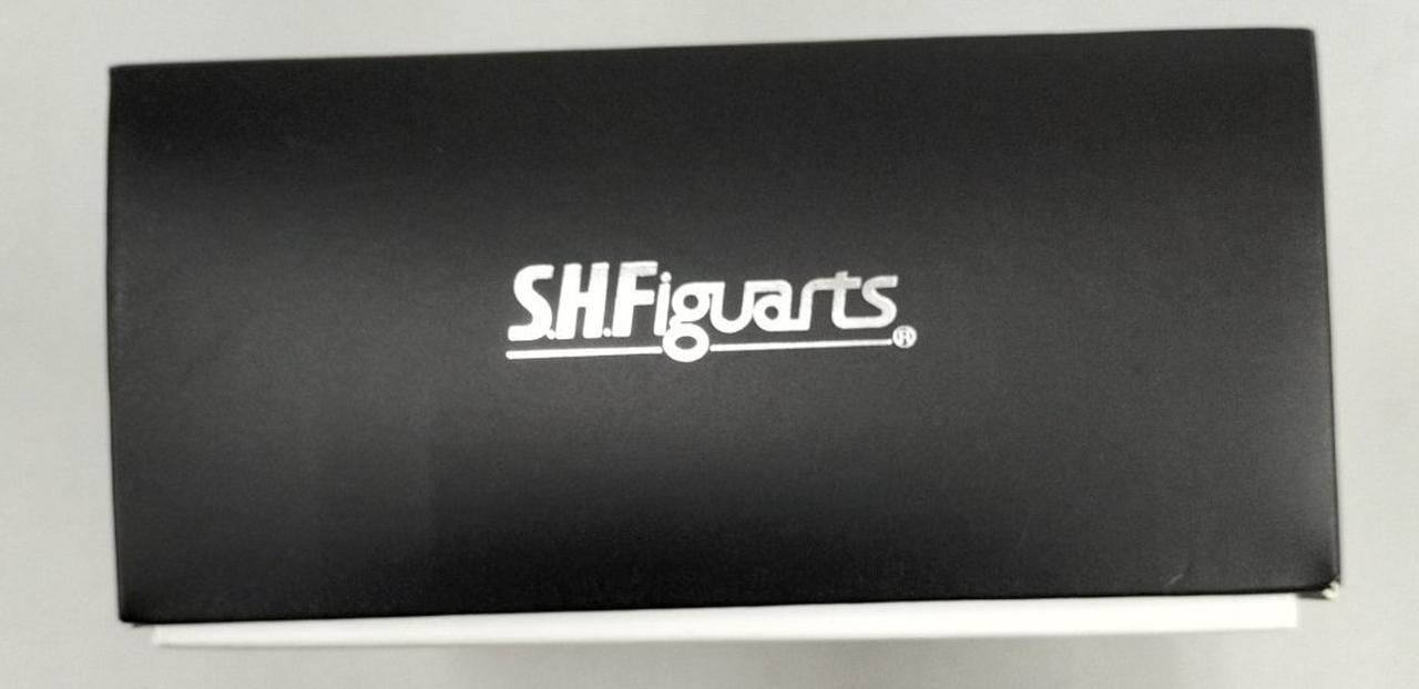 箱に擦れ傷、右下付近ダメージ有り