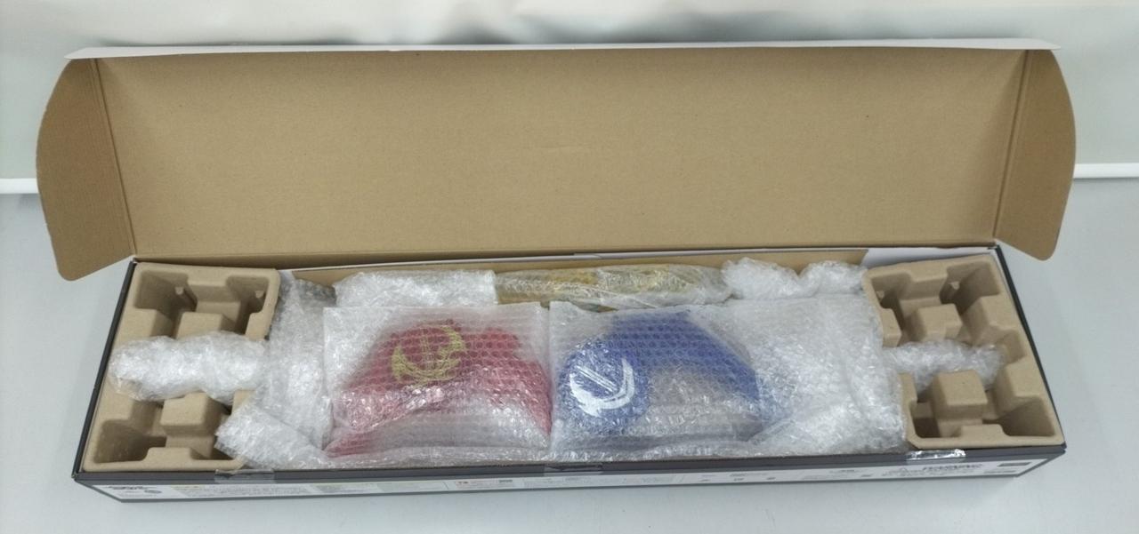 隙間の間に梱包材入れています