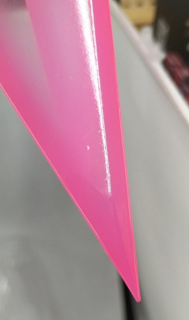 ウイングに傷、ダメージ有り