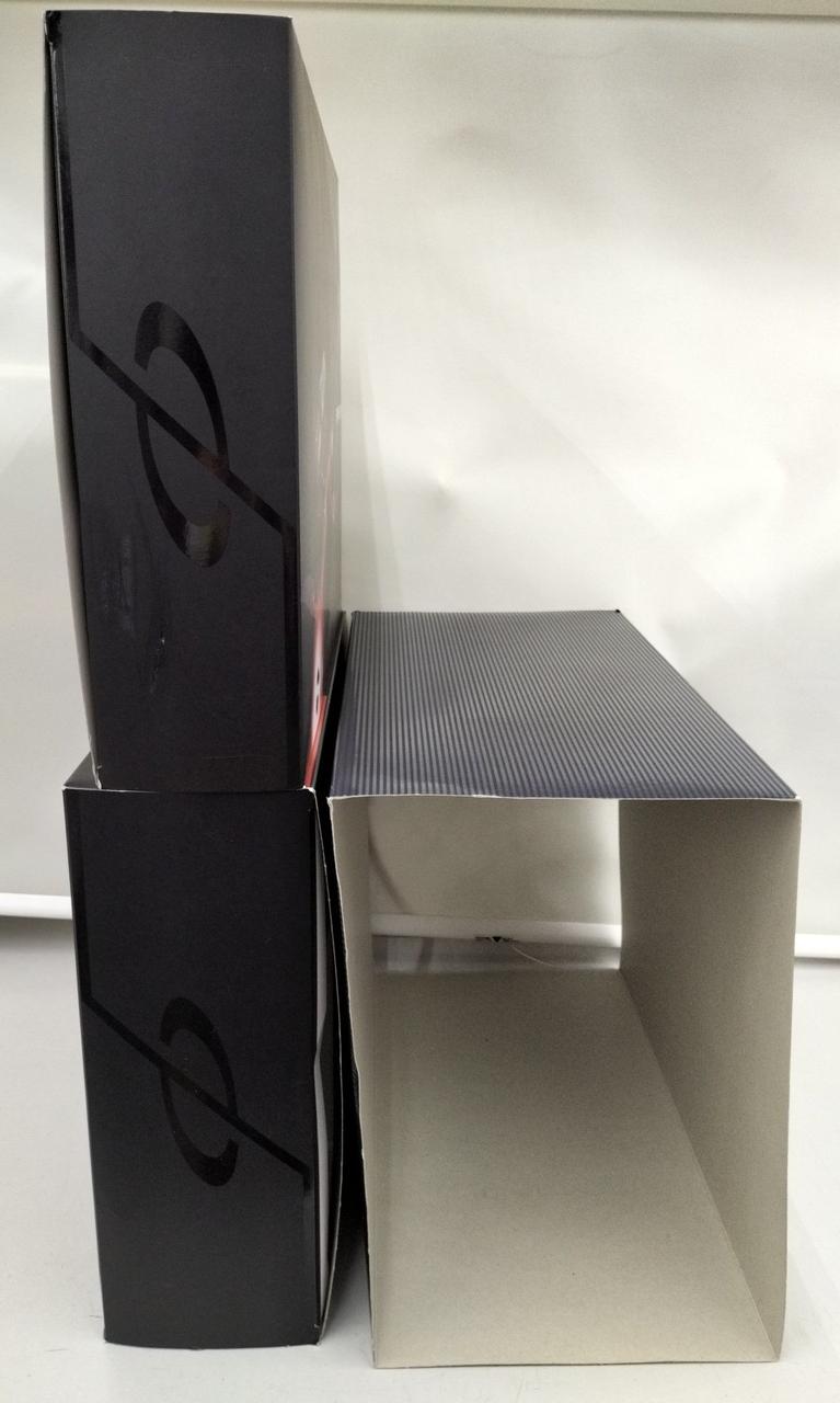 箱全体ダメージ、汚れ、擦れ傷有り