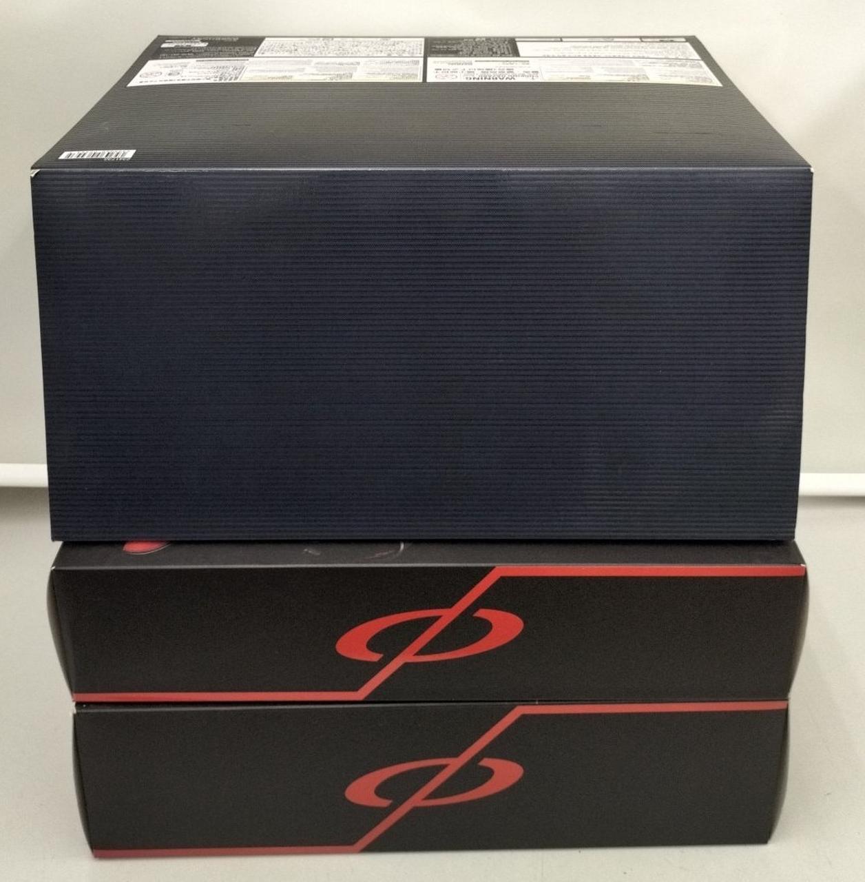 箱全体ダメージ、汚れ、擦れ傷有り